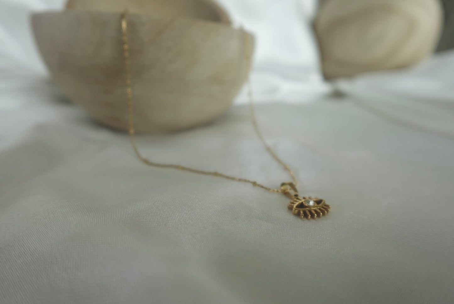 Ellie Pendent Necklace