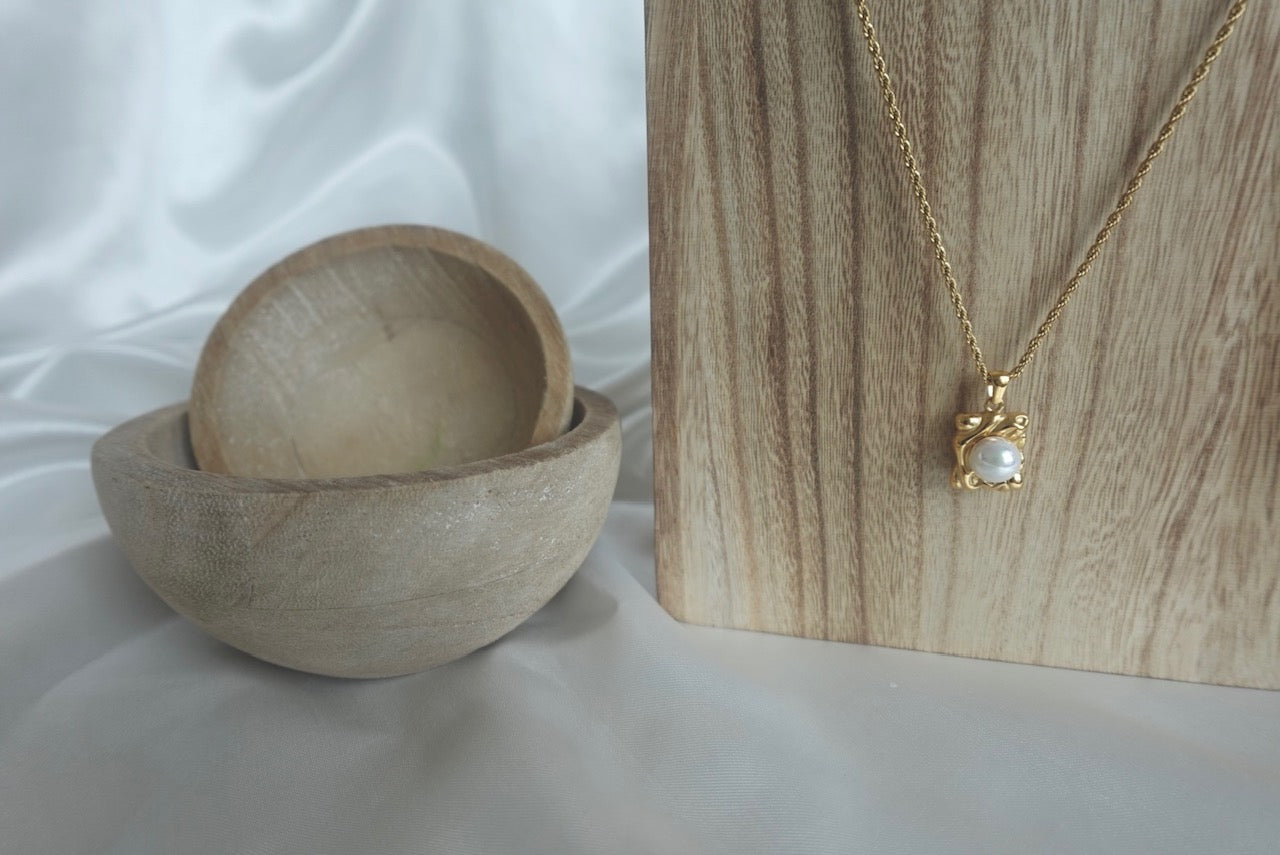 Mia Vintage Necklace