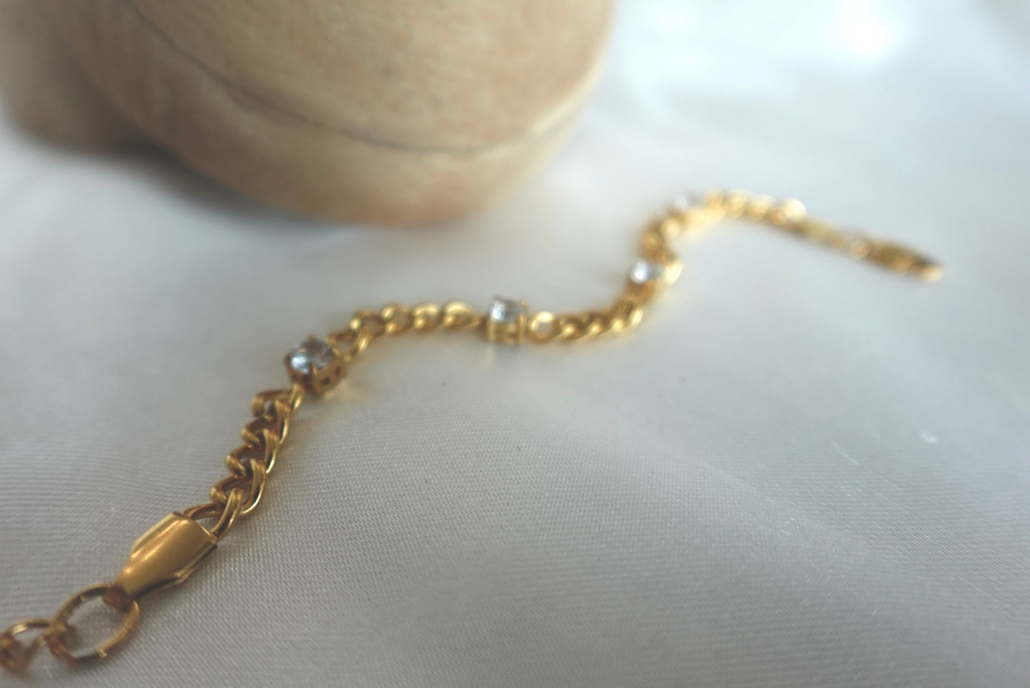 Sally Pearl Bracelet